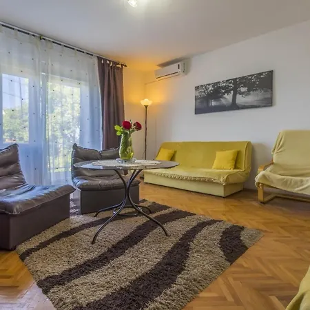 Appartement Avisnja *