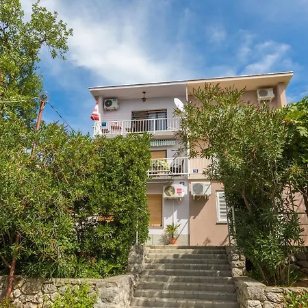 Avisnja Appartement *