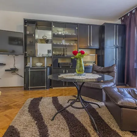 Avisnja Appartement *