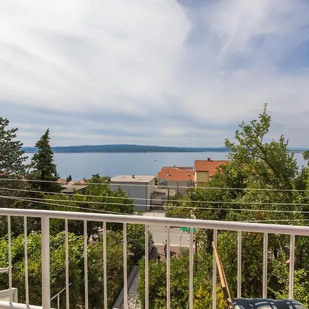 Apartment Avisnja *