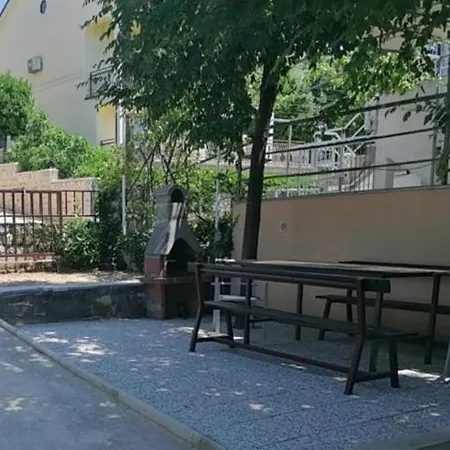 Avisnja Appartement *