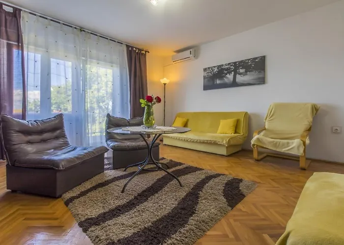 Apartment Avisnja *