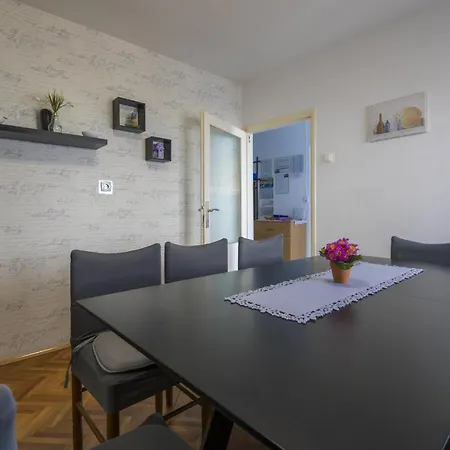 Avisnja Apartament Crikvenica