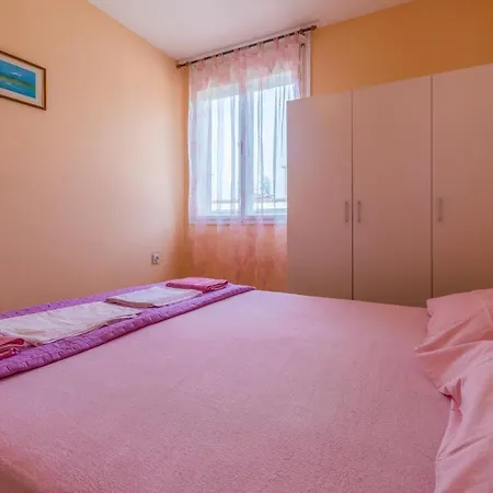 Avisnja Appartement *
