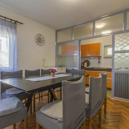 Avisnja Apartament Crikvenica